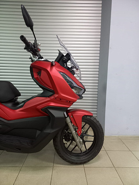 Скутер X-MOTORS JET 200CC EFI PRO(replica Honda X-ADV) Красный Черный