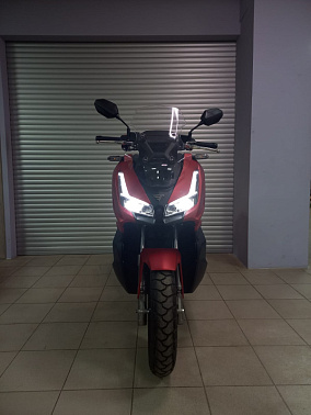 Скутер X-MOTORS JET 200CC EFI PRO(replica Honda X-ADV) Красный Черный